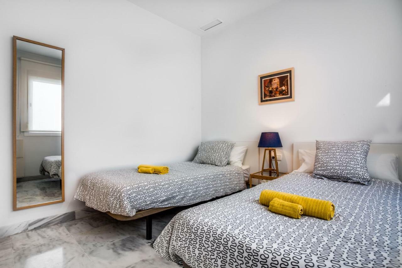 Encantador Atico Con Terraza Sevilla Bagian luar foto
